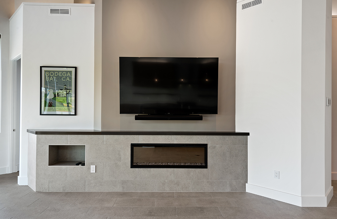 20250117 Wards' Tile Works fireplace image rubash 1 1100x715